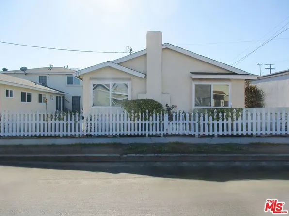 577 W 4th St, San Pedro, CA 90731