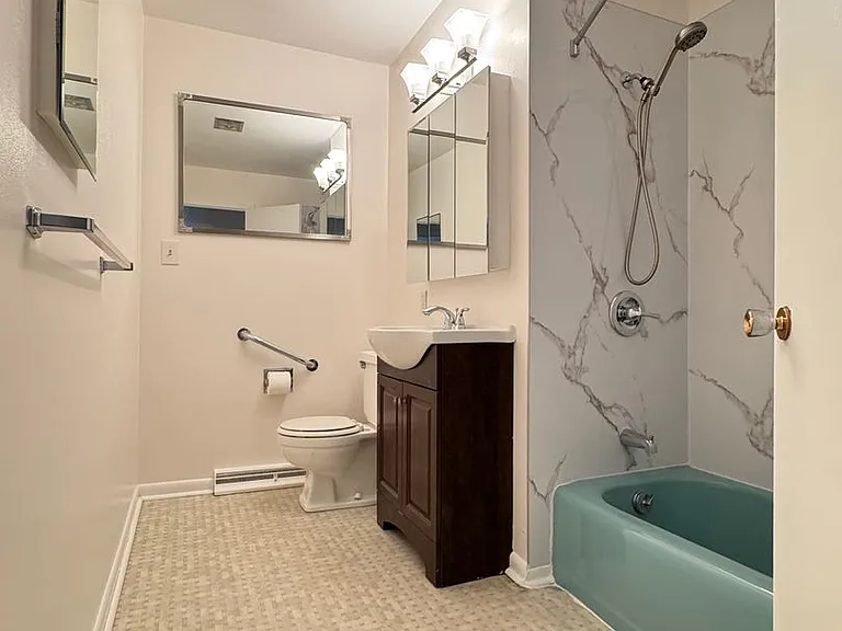 609 Duke Ln — Photo 12