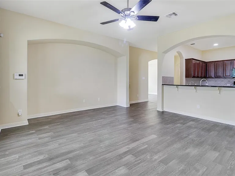 3608 Glastonbury Trl — Photo 31