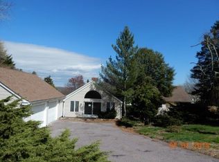 35 April Ln, Portsmouth, RI 02871