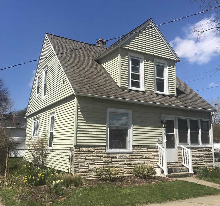 1st image of 811 Lincoln Ave NW