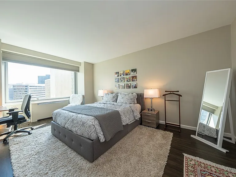 320 Fort Duquesne Blvd #19L — Photo 14