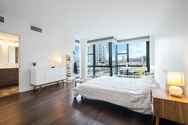 Rented by Keller Williams NYC | media 32