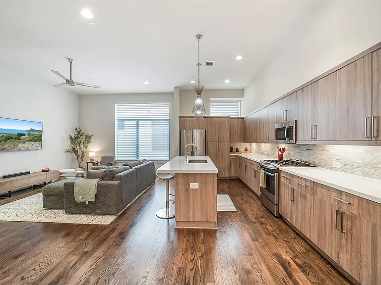 1004 California St #203 — Photo 10