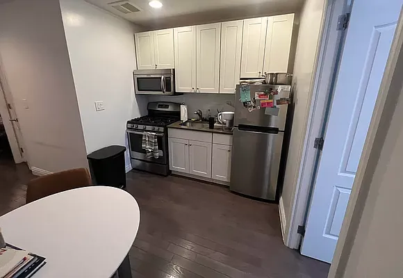 Rented by CNYC Apartments | media 1