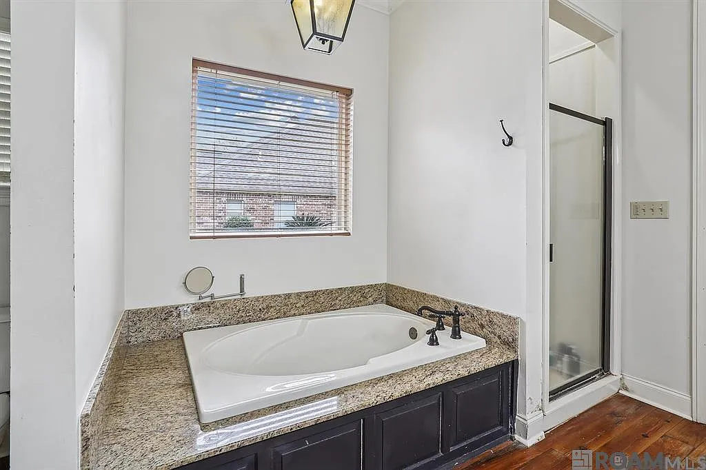 4 bed, 2543 sqft, $3,500 — Photo 4