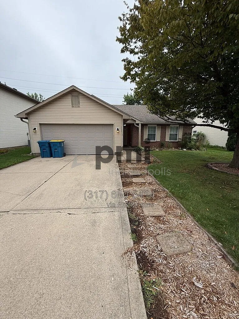 3 bed, 2.0 bath, 1216 sqft, $2,230 — Photo 1