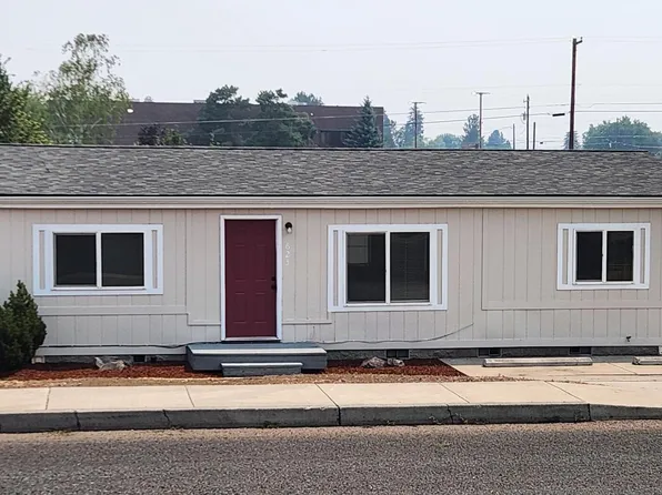 623 SW 2nd St, Madras, OR 97741