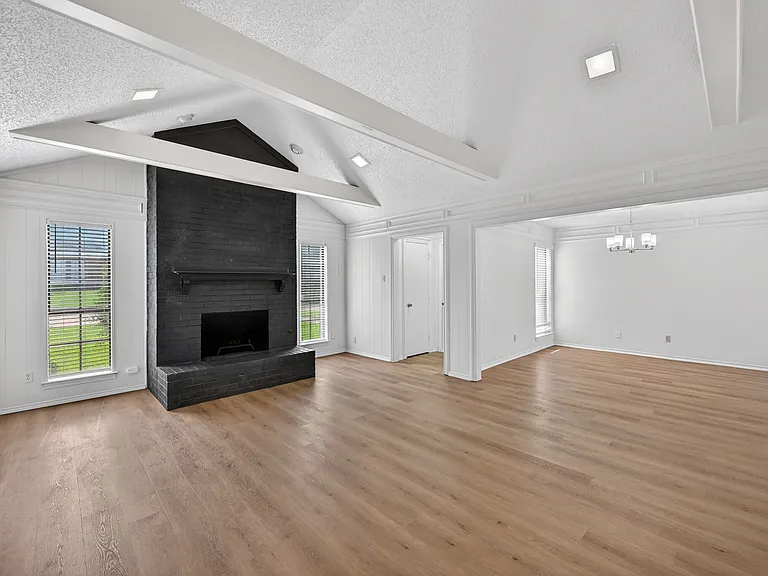 4020 Saint Christopher Ln — Photo 2