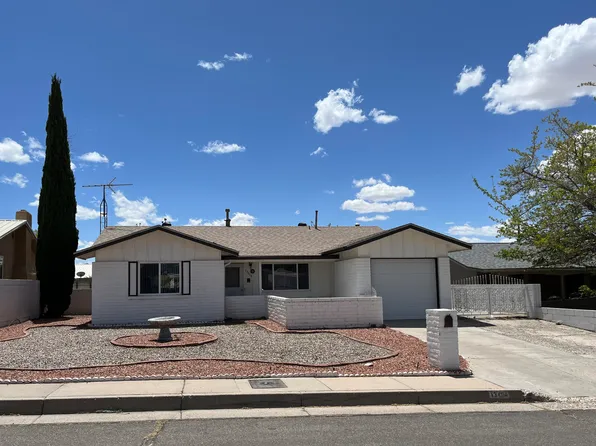 13404 Pierce Arrow Rd NE, Albuquerque, NM 87112