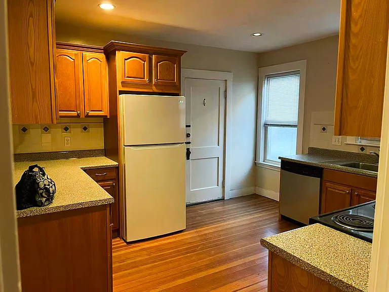 21 Lafayette St #1 — Photo 2