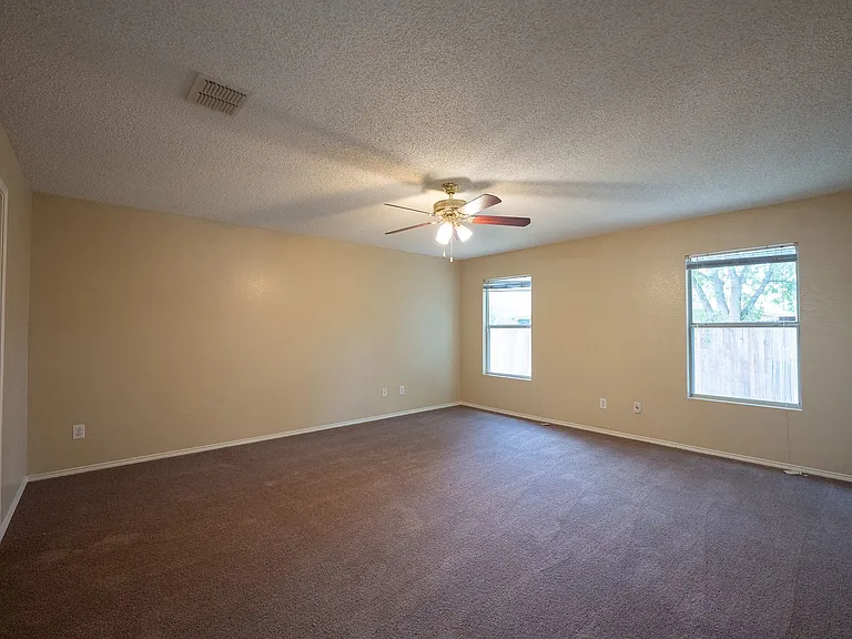 3841 Meredith Ln — Photo 8