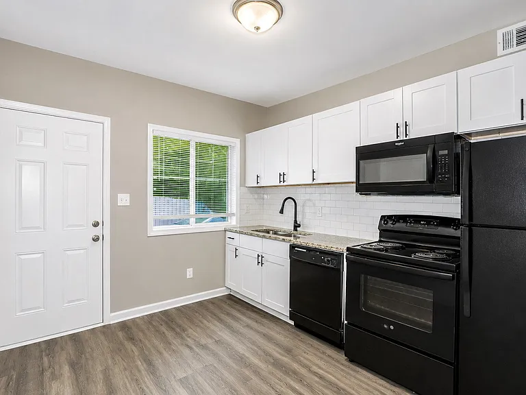 359 Lanier St NW #1 — Photo 8