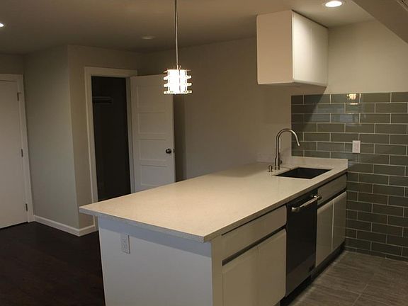 3rd image of 3110 Red River St #D310