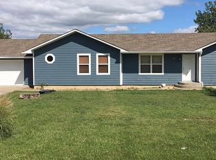 11124 Lakeview Rd, Carbondale, KS 66414