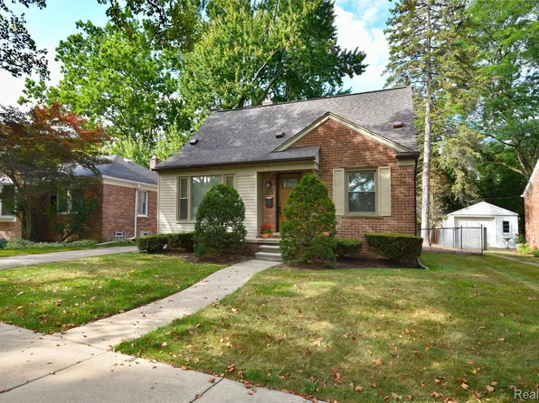 1526 E Melton Rd, Birmingham, MI 48009