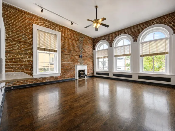 213 Tremont St #2, Galveston, TX 77550