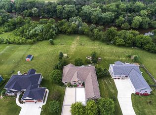 1424 Isabel Ln, Burlington, WI 53105
