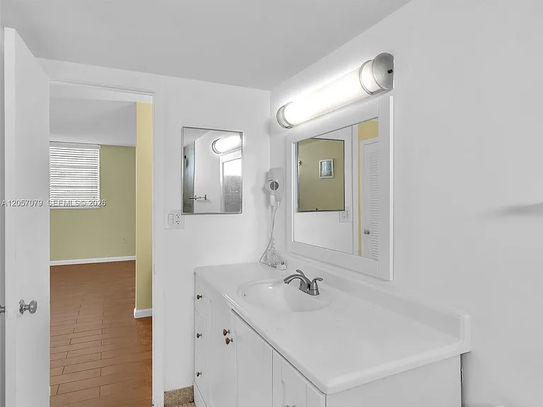 3600 NE 170th St #211 — Photo 23