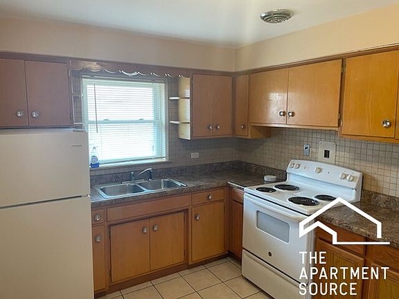 5th image of 3112 Calwagner St #2E