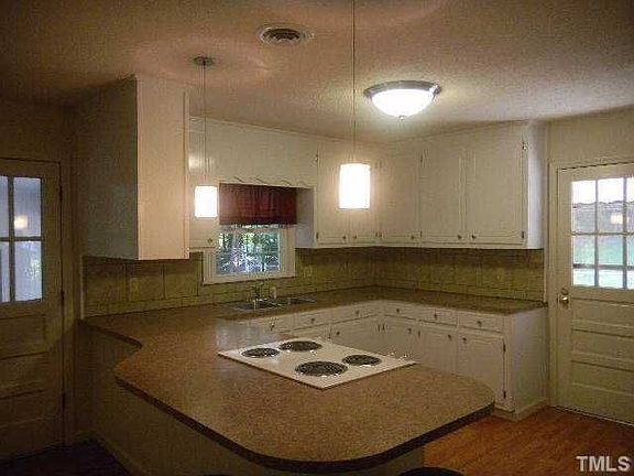 3rd image of 2311 Oriole Dr