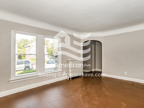 1529081_004_living_room_13980454.jpg