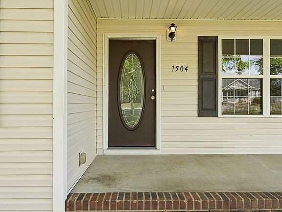 5th image of 1504 Patrick Dr