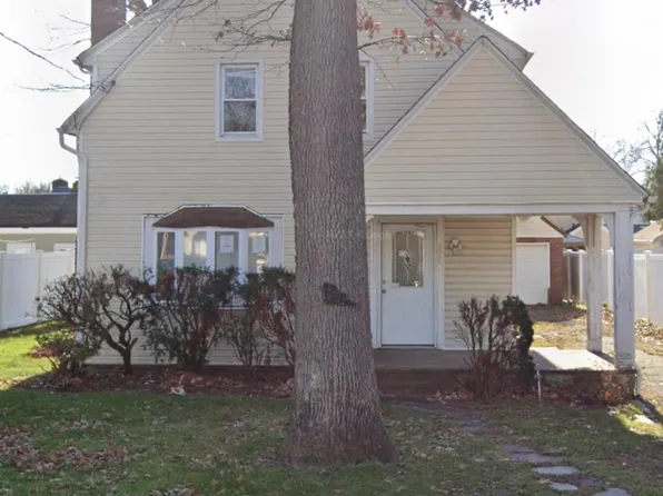 65 Mount Joy Avenue, Freeport, NY 11520