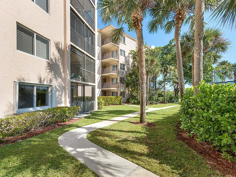 275 Palm Ave #A201 — Photo 36