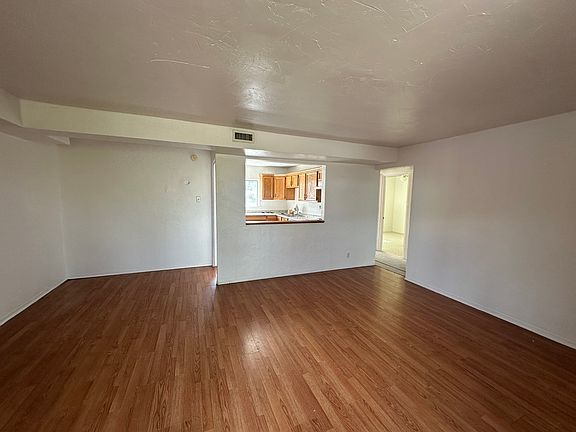 2nd image of 7608 Euclid Ave NE