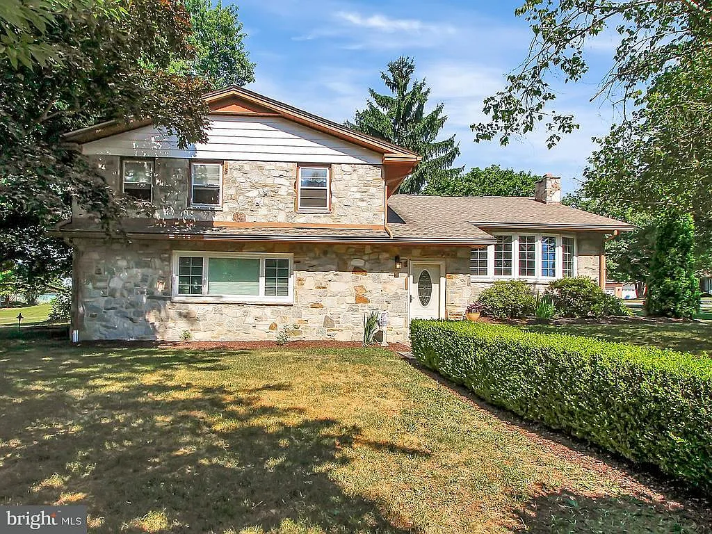 1105 Krentler Dr photo 1