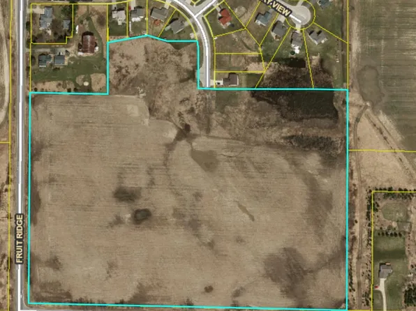13650 Fruit Ridge Ave, Kent City, MI 49330
