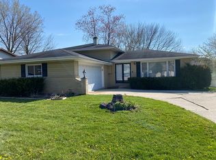 7S651 Lynn Dr, Naperville, IL 60540