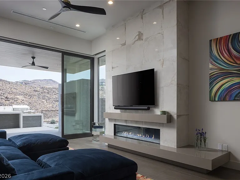 692 Scenic Cliff Dr — Photo 7