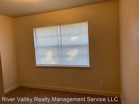 5th image of 1126 E 9th St APT 58