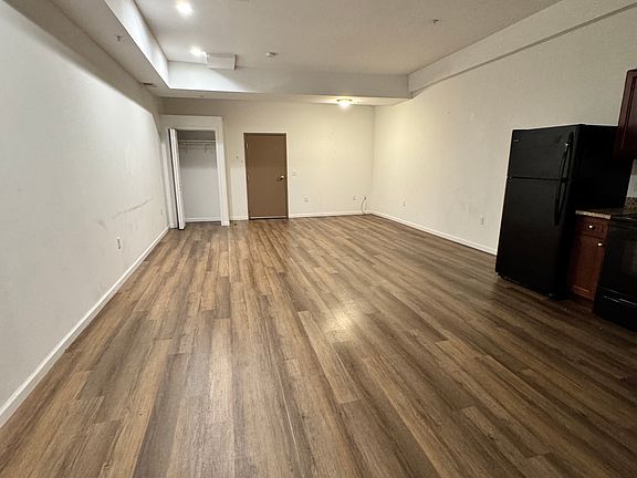 3rd image of 1796 Main St APT 5
