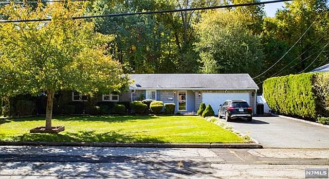 1st image of 127 Eagle Dr