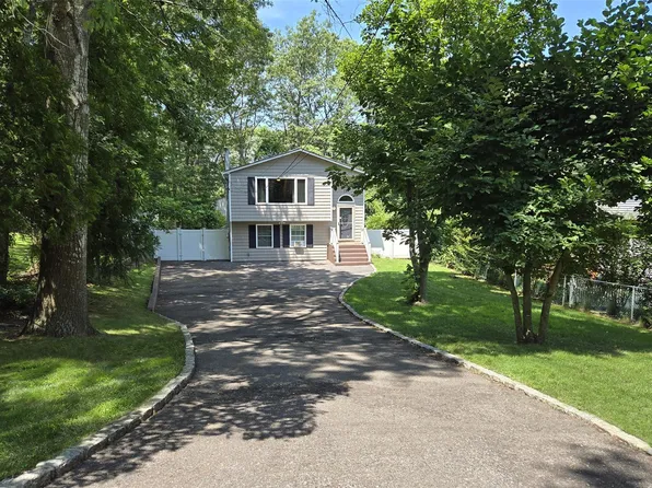 187 Carleton Drive E, Shirley, NY 11967