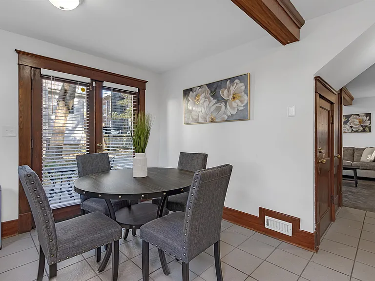 1293 Vinton Ave — Photo 3
