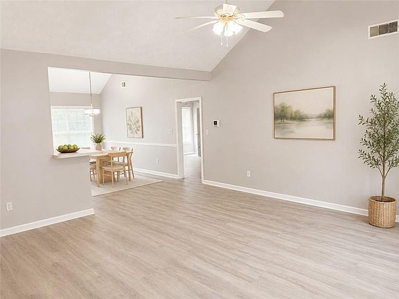 5th image of 865 McDonough Rd
