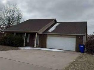 614 Chadwick Ct, Junction City, KS 66441