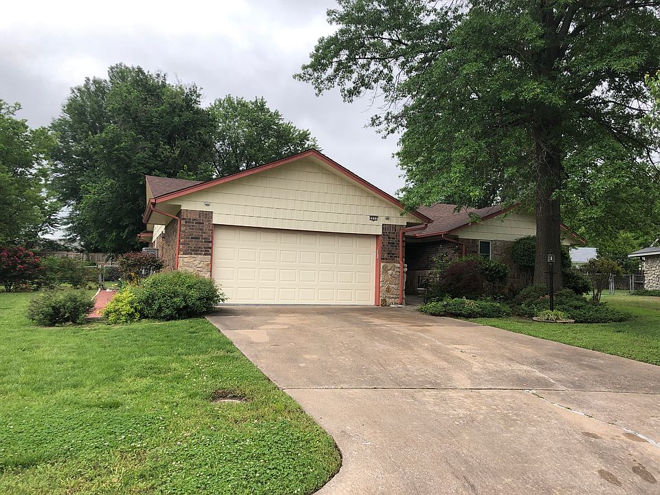 1st image of 2211 S Hickory Pl