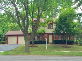 1316 Royal Street George Dr, Naperville, IL 60563