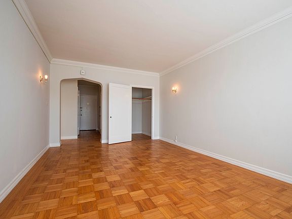 5th image of 165 Mallorca Way APT 307