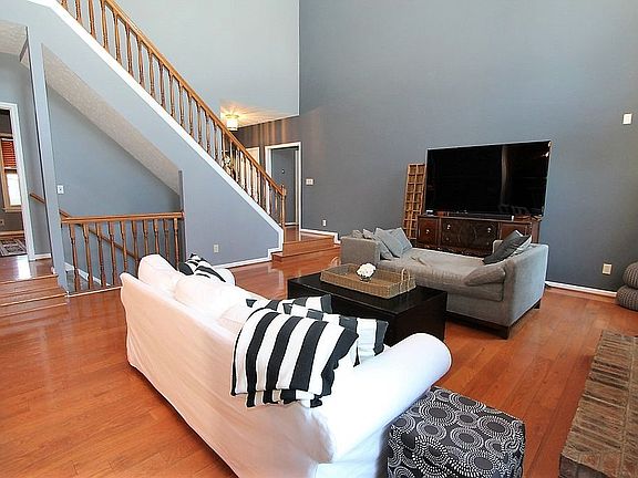 4th image of 1405 Fairfax Dr