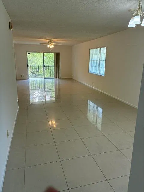 2 bed, 2.0 bath, 1141 sqft, $2,300 — Photo 2