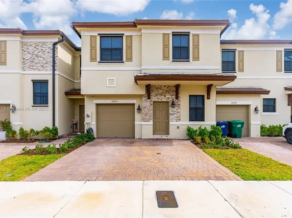 10213 SW 231st Ln, Miami, FL 33190