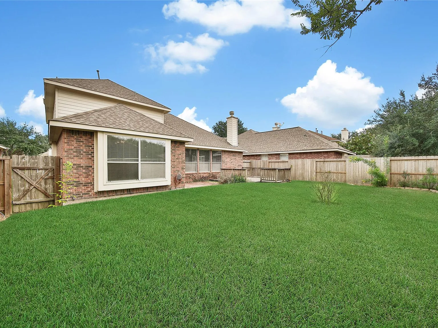 3 bed, 2.5 bath, 2351 sqft, $2,300 — Photo 3