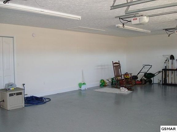 5th image of 1005 Southwind Cir