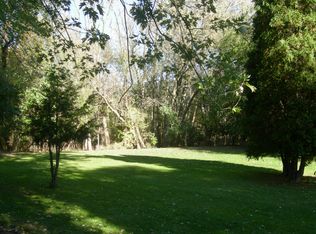 1028 Kilbourne Rd, Gurnee, IL 60031